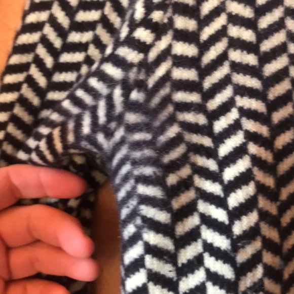 J. Crew, Italian cashmere navy and sea foam pattern size L - Picture 7 of 8